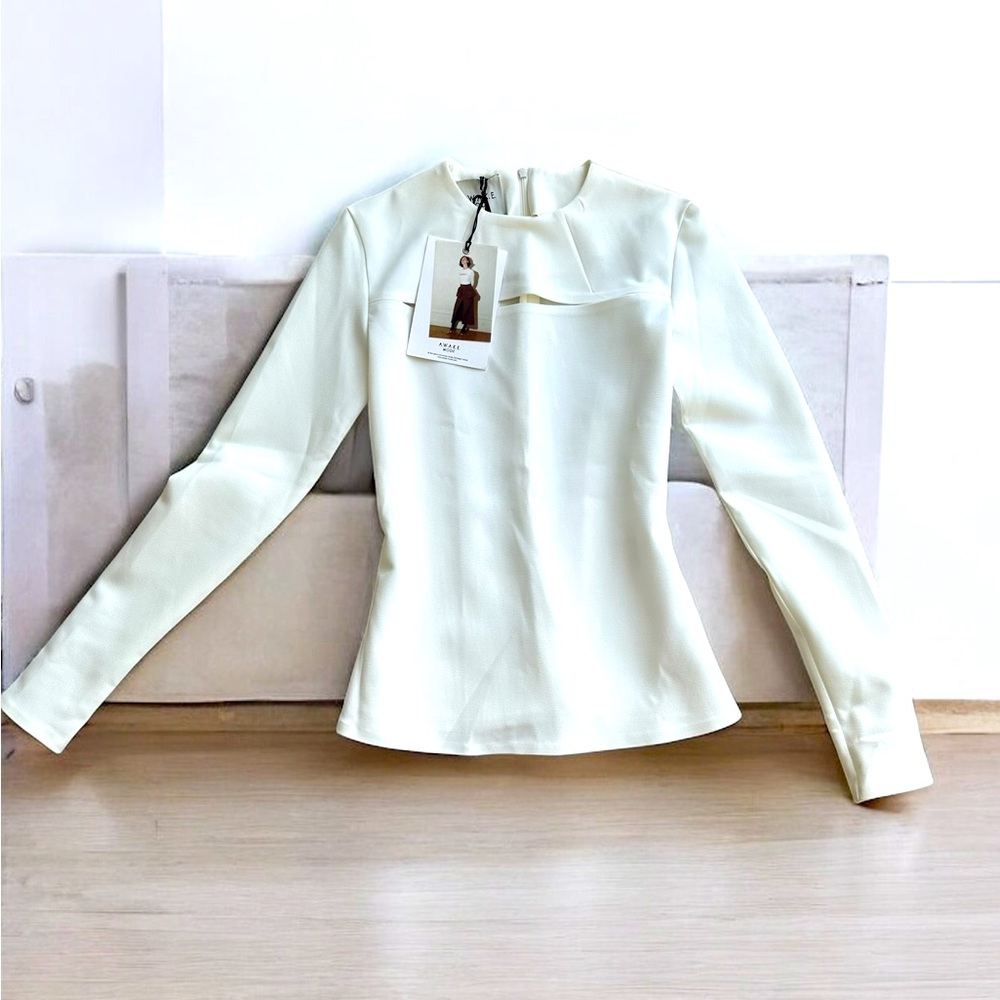 Awake mode brand new white business casual top zipper in the back